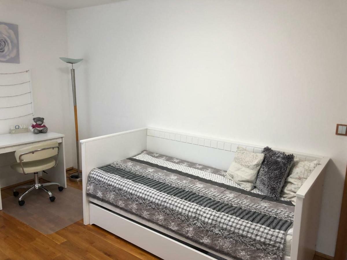 Apartment Tekelova 95M2 เปรเชา ภายนอก รูปภาพ
